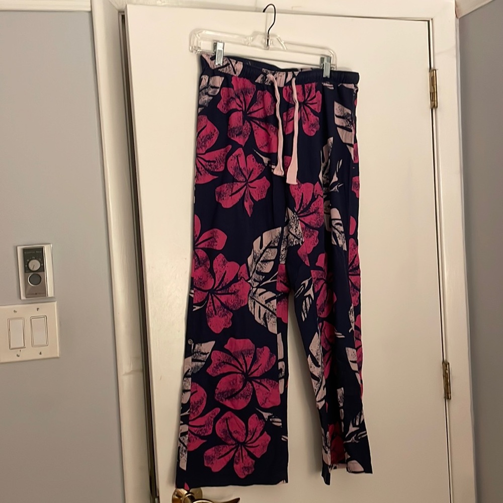 Old navy pajama pants, size small, good condition